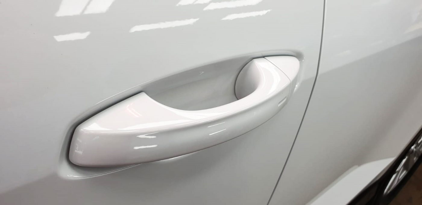 Front three-quarter view of the Audi Q3 after coating.