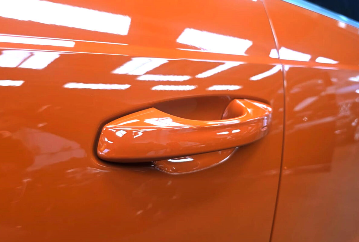 The coated paintwork of the Audi Q3, clean and sharp.