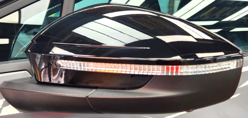 Side panel of the Audi Q4 with the ceramic finish locked in.