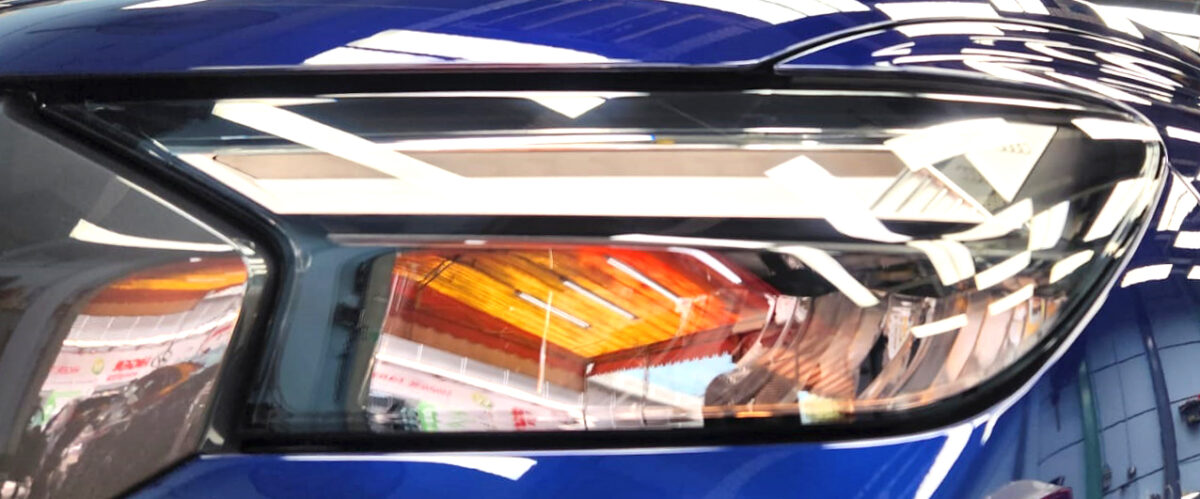 The Q4's coated paintwork showing clean reflections.