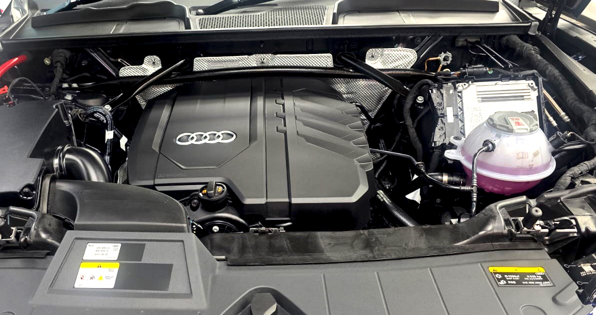 Detail of the Audi Q5's bodywork sealed with ZeTough Ceramic.