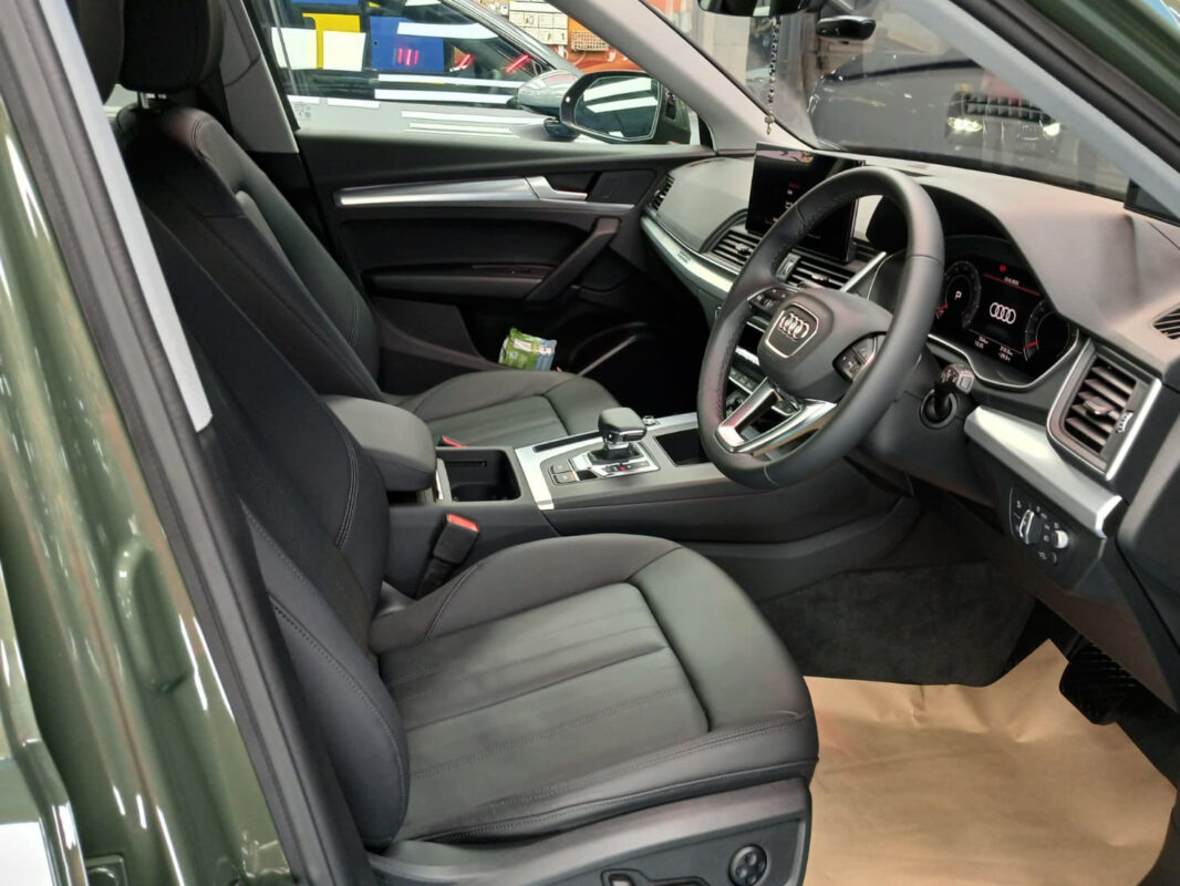 Detail of the Audi Q5's bodywork sealed with ZeTough Titanium.