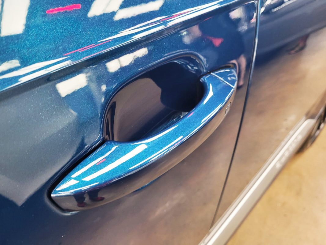 Front three-quarter view of the Audi Q7 after coating.