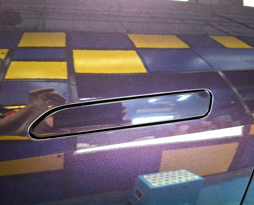 The coated paintwork of the Avatr 07 Max, clean and sharp.
