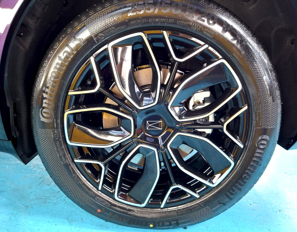 The Avatr 07 Max with its fresh, coated finish.