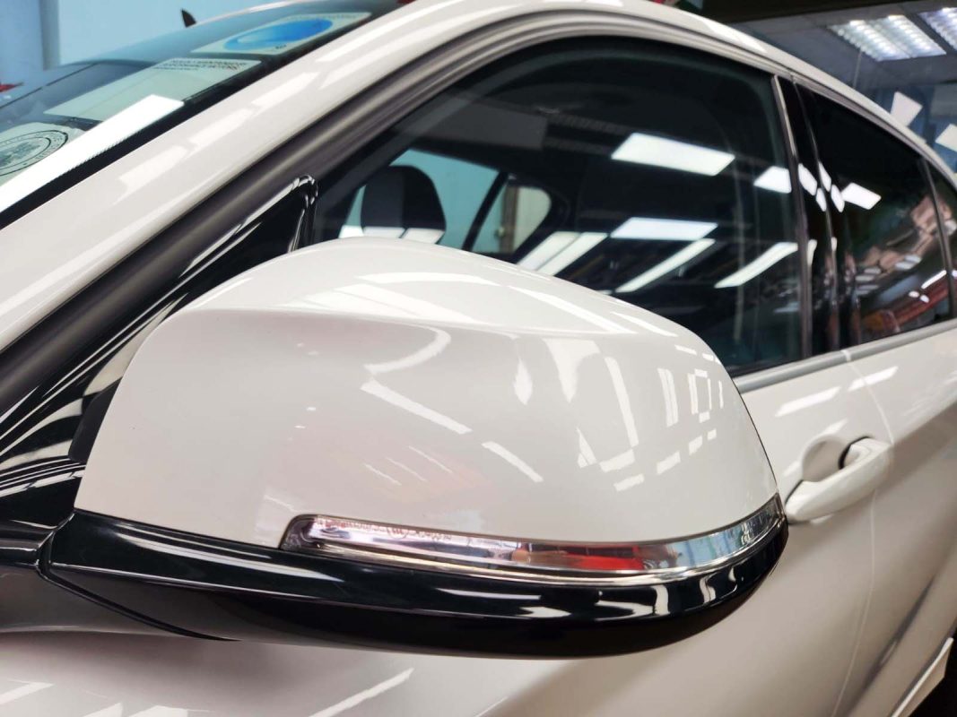 Side panel of the BMW 116d with the ceramic finish locked in.