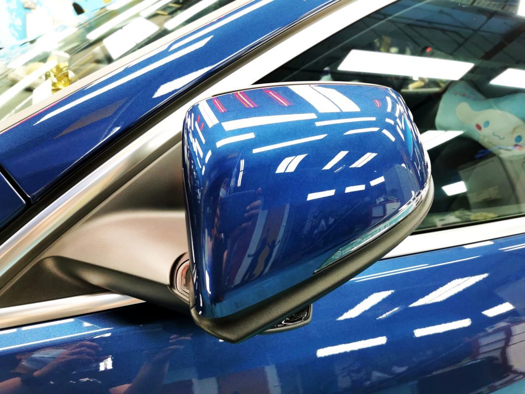 Side panel of the BMW 116i with the ceramic finish locked in.