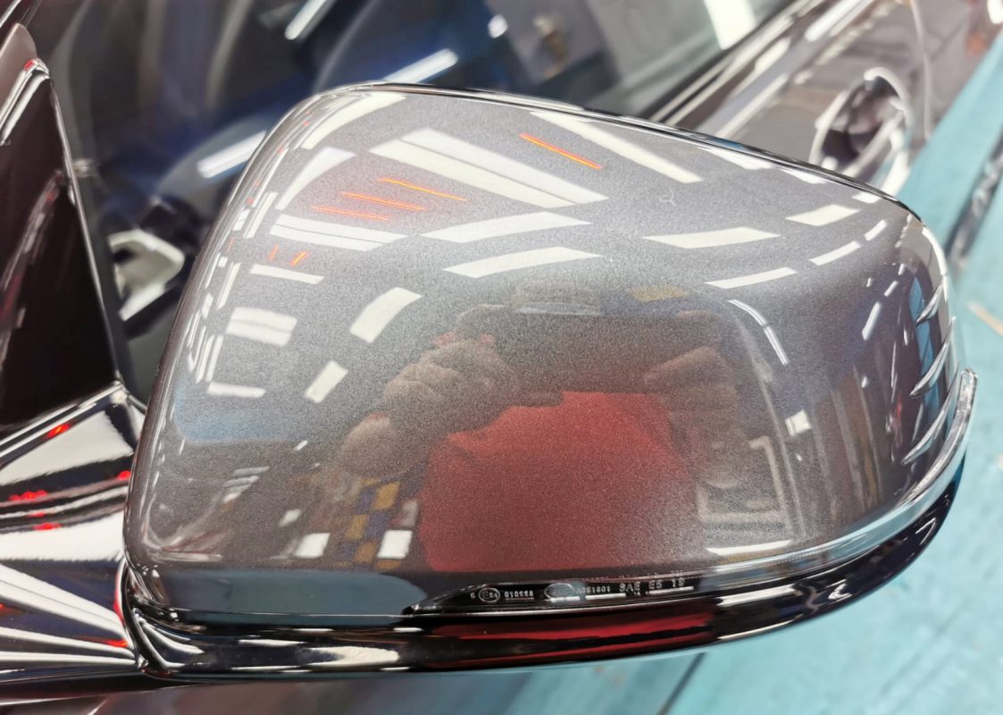 Side panel of the BMW 118i with the ceramic finish locked in.