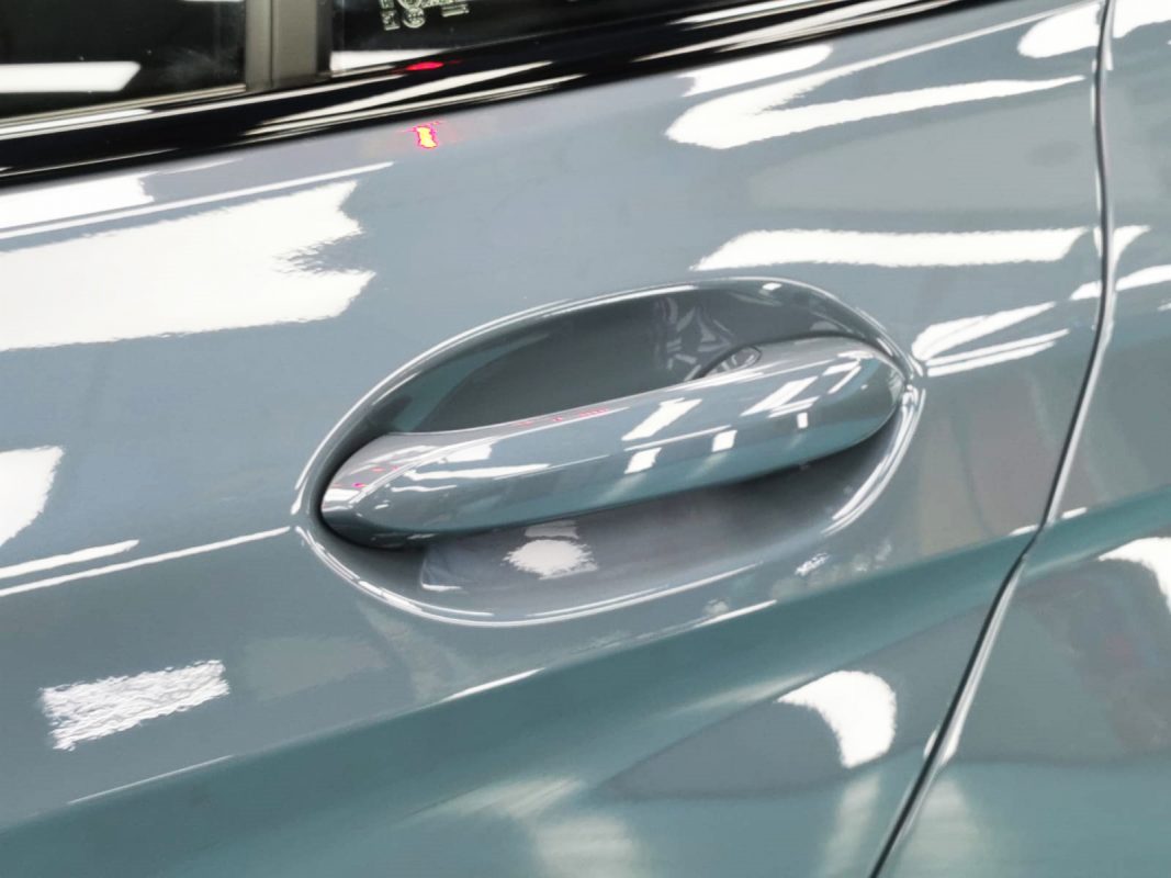 Close detail of the 118i's paint surface after the coating.