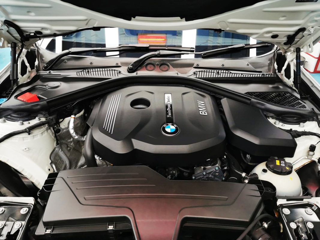 Detail of the BMW 118i's bodywork sealed with ZeTough Ceramic.