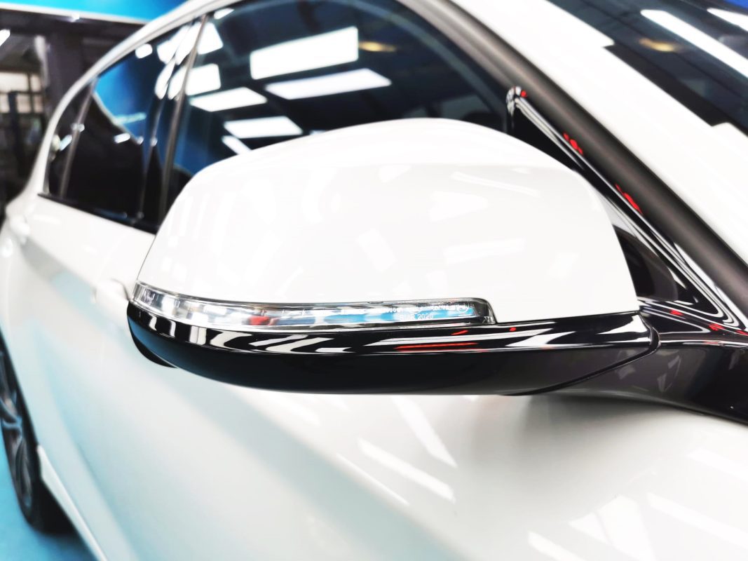 Side panel of the BMW 118i with the ceramic finish locked in.