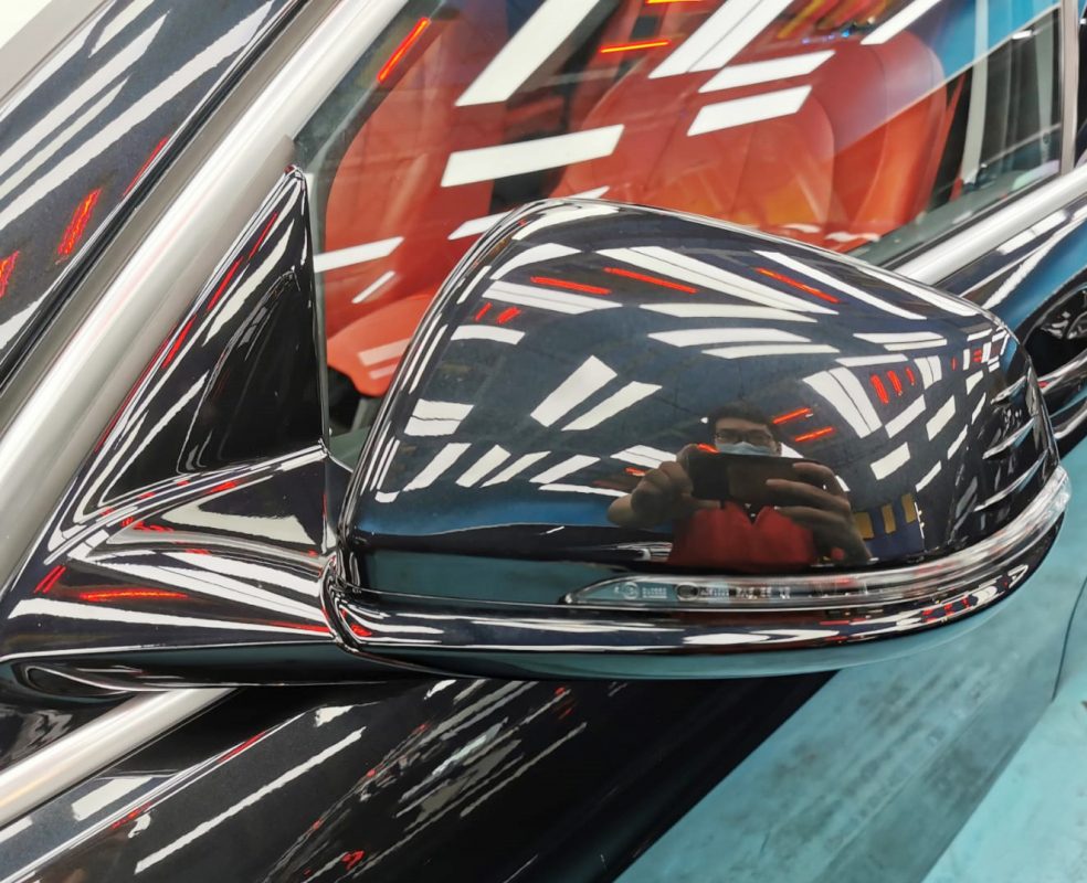 Side panel of the BMW 118i with the titanium finish locked in.