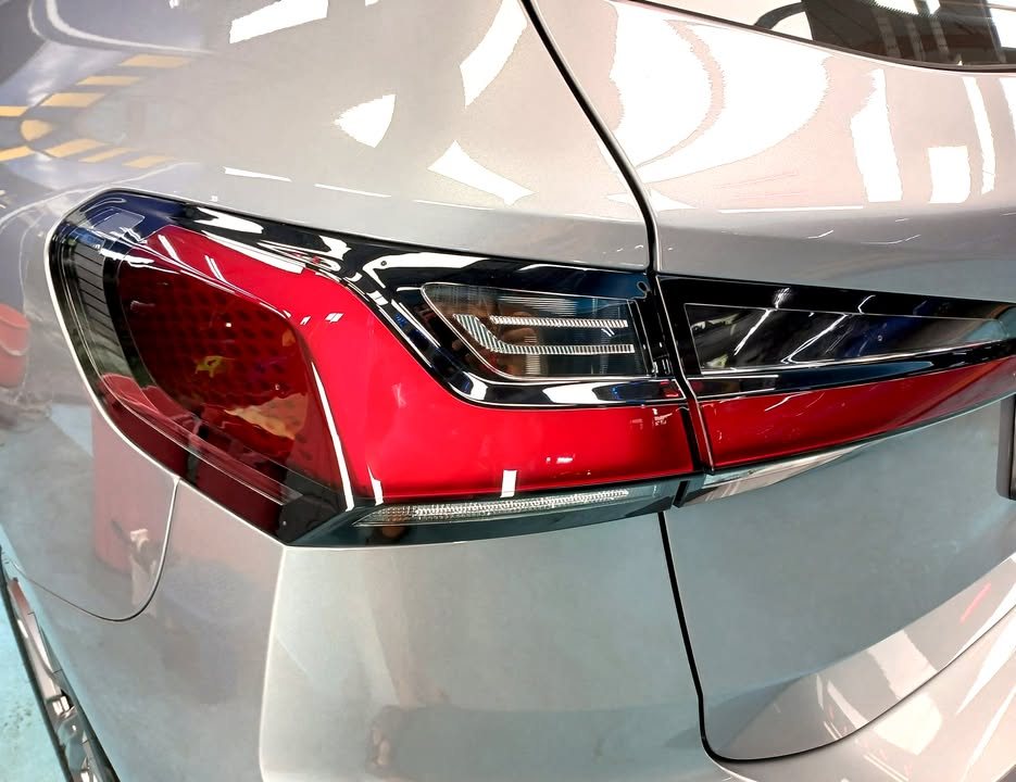 Close-up of the 2 Series tail lamp.