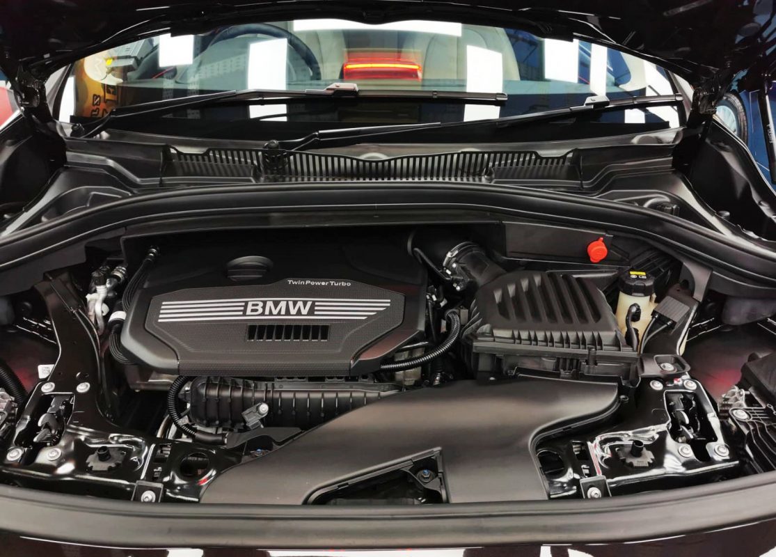 Detail of the BMW 216 GT's bodywork sealed with ZeTough Ceramic.