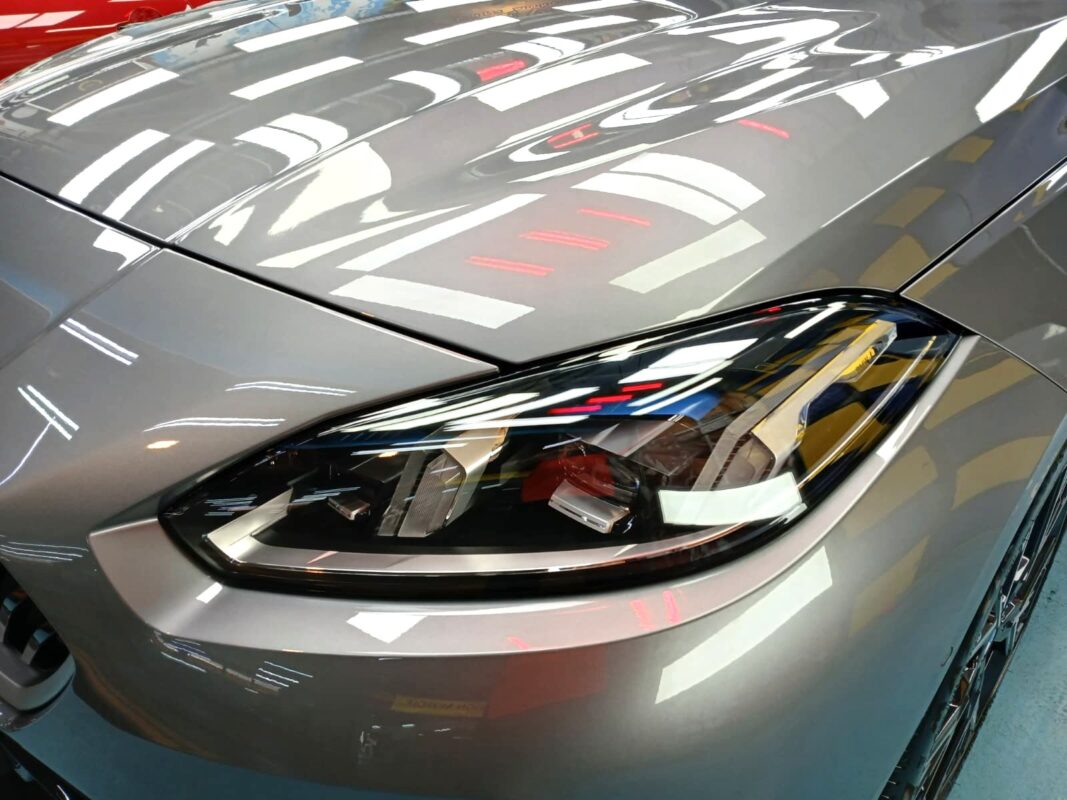 The 216 GC's coated paintwork showing clean reflections.