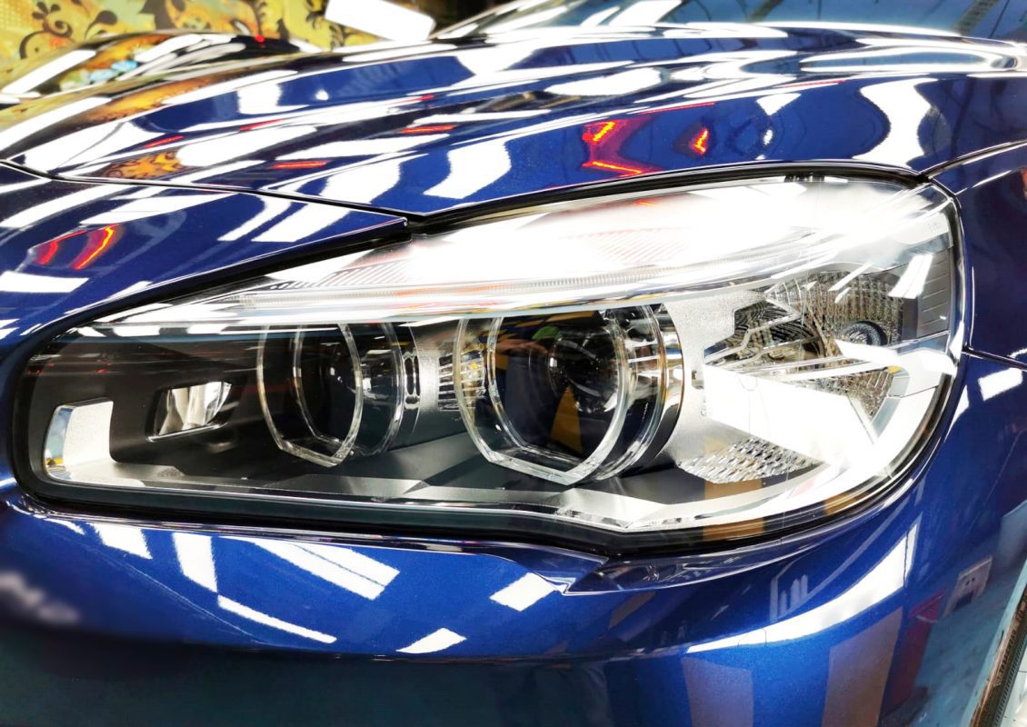 The 216D's coated paintwork showing clean reflections.