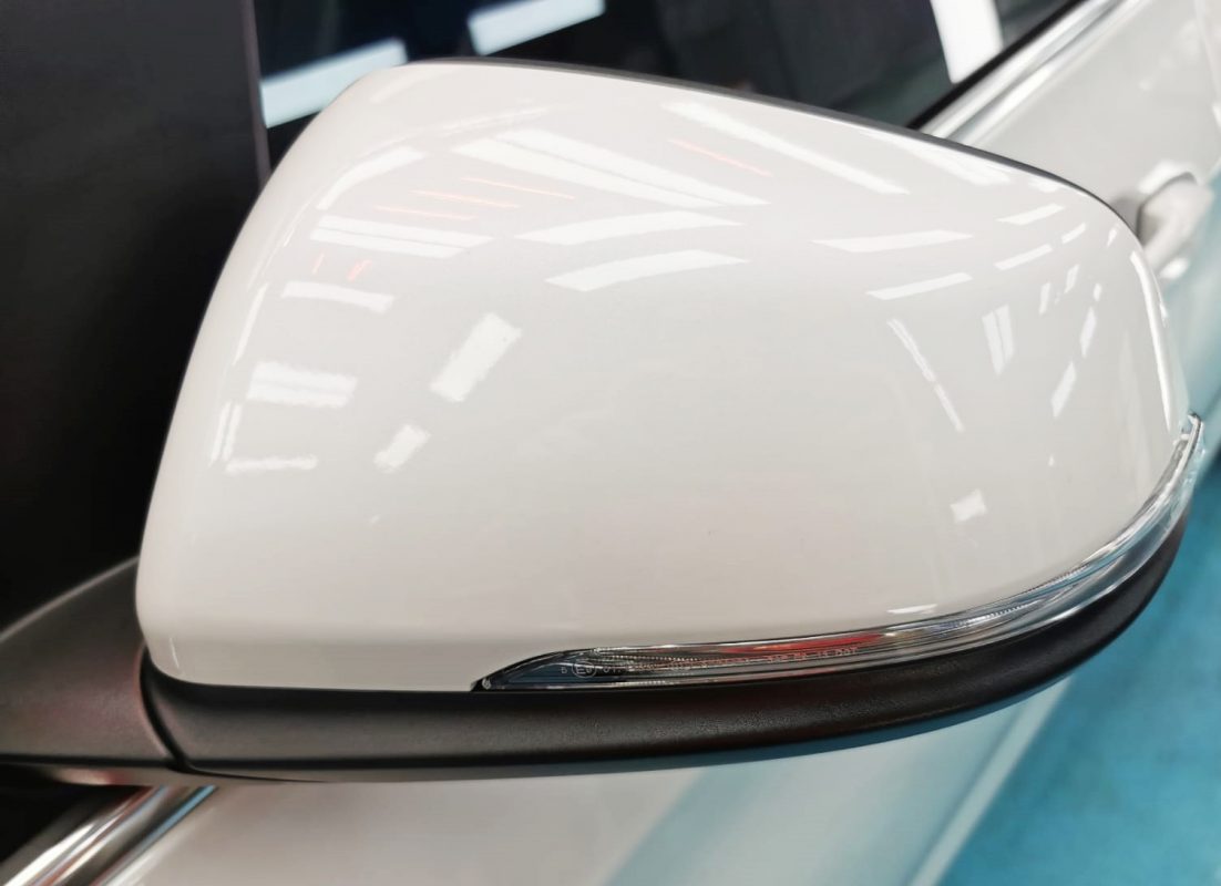 Side panel of the BMW 216i Gran Tourer with the ceramic finish locked in.