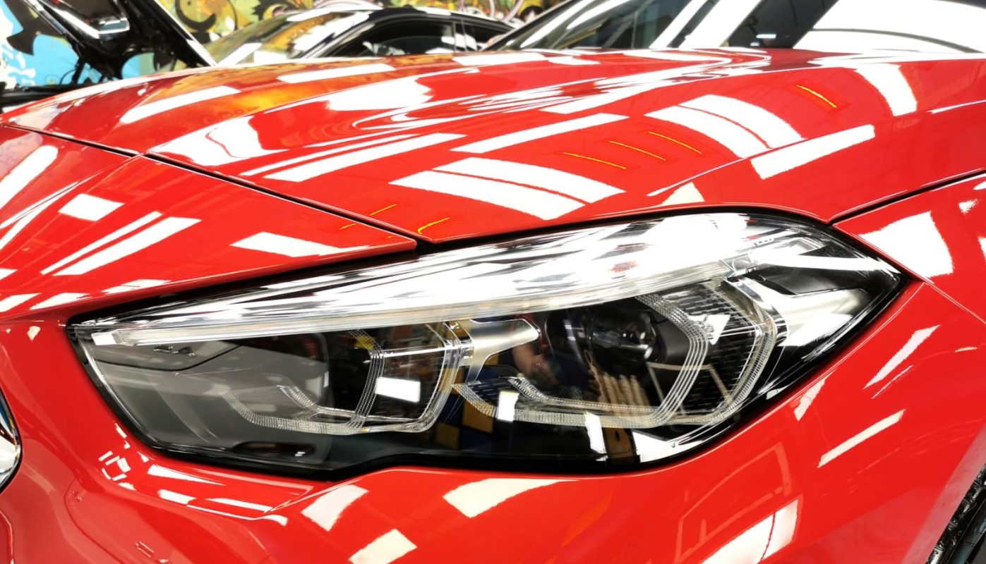The 216i's coated paintwork showing clean reflections.