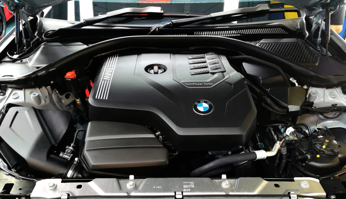 Detail of the BMW 3 Series' bodywork sealed with ZeTough Titanium.