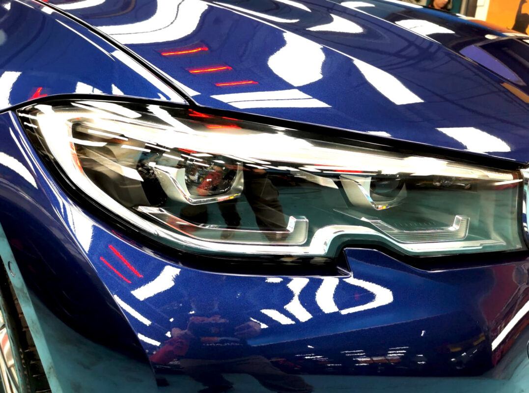 Glossy bodywork of the BMW 3 Series after coating.