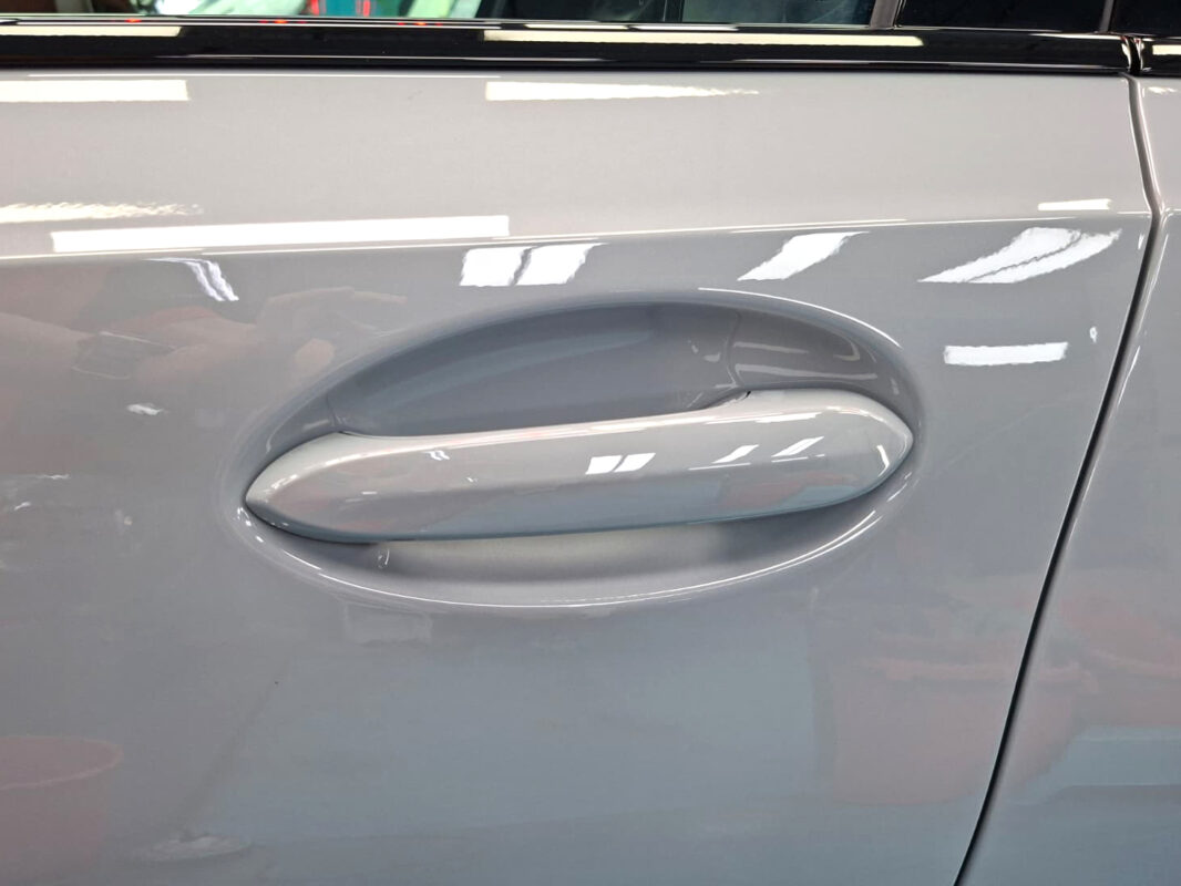 The coated paintwork of the BMW 3 Series, clean and sharp.