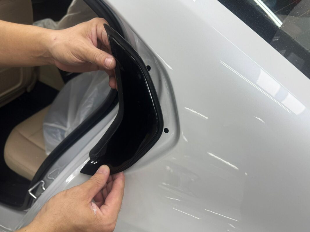 White BMW 3 Series, glossy after its full respray.