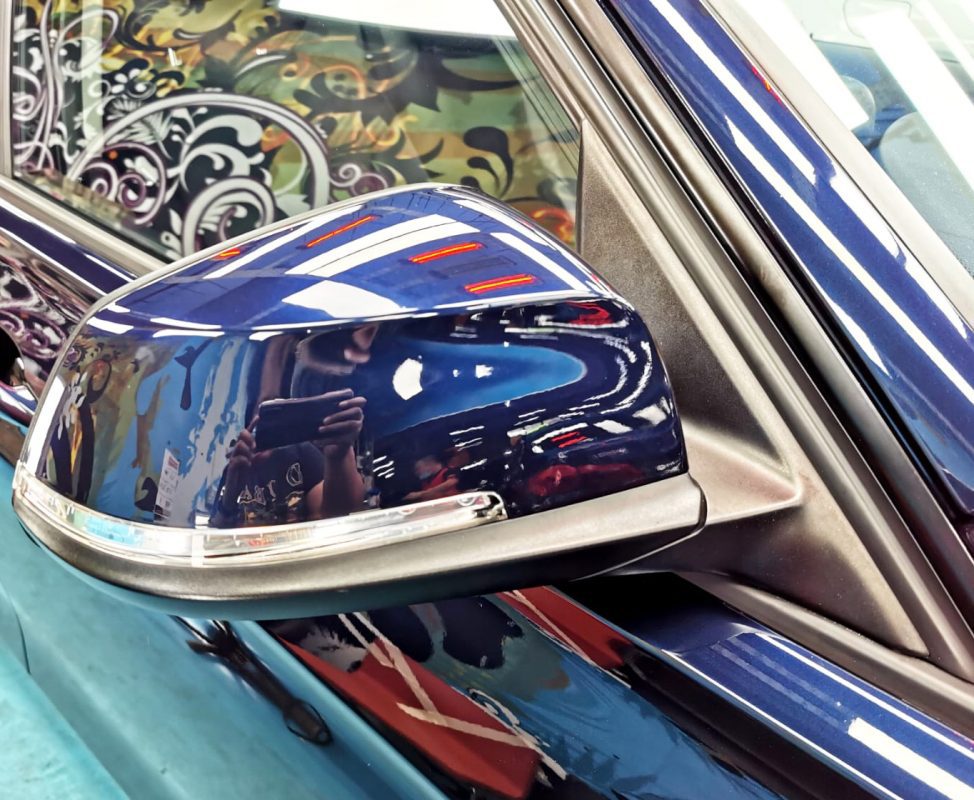 Side panel of the BMW 316i with the ceramic finish locked in.