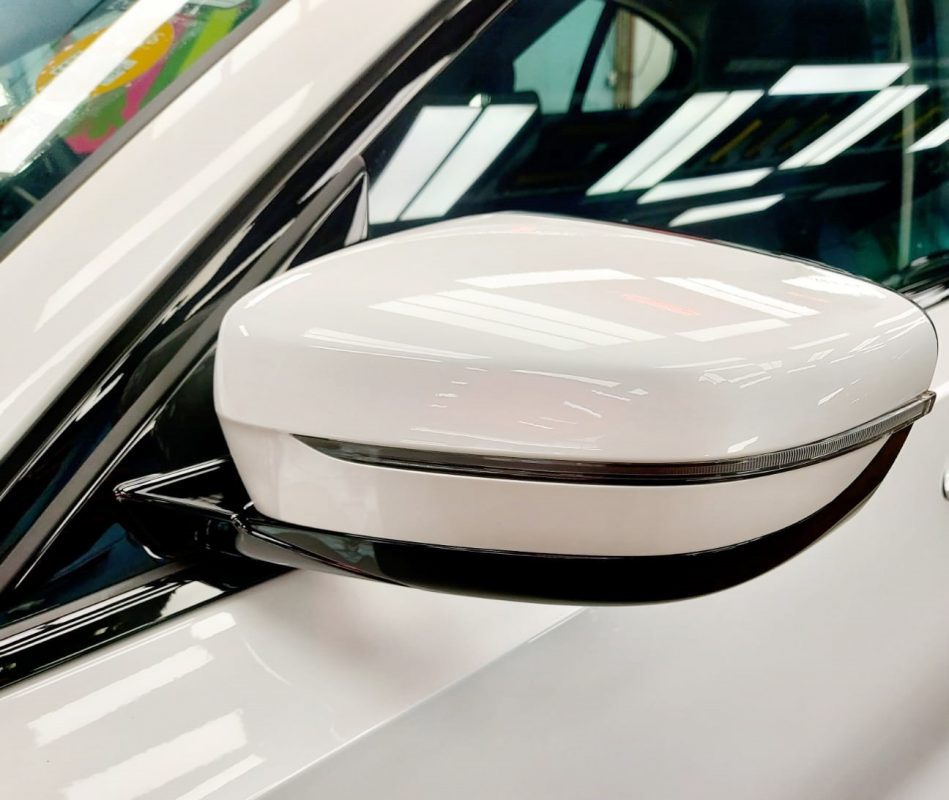 Side panel of the BMW 318i with the ceramic finish locked in.
