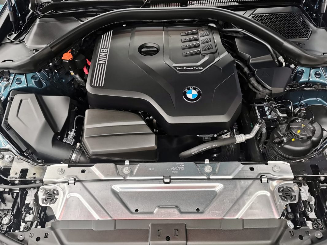 Detail of the BMW 3201's bodywork sealed with ZeTough Titanium.