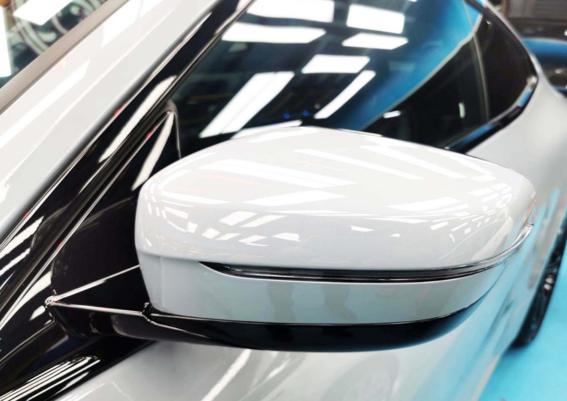 Side panel of the BMW 4 Series with the ceramic finish locked in.