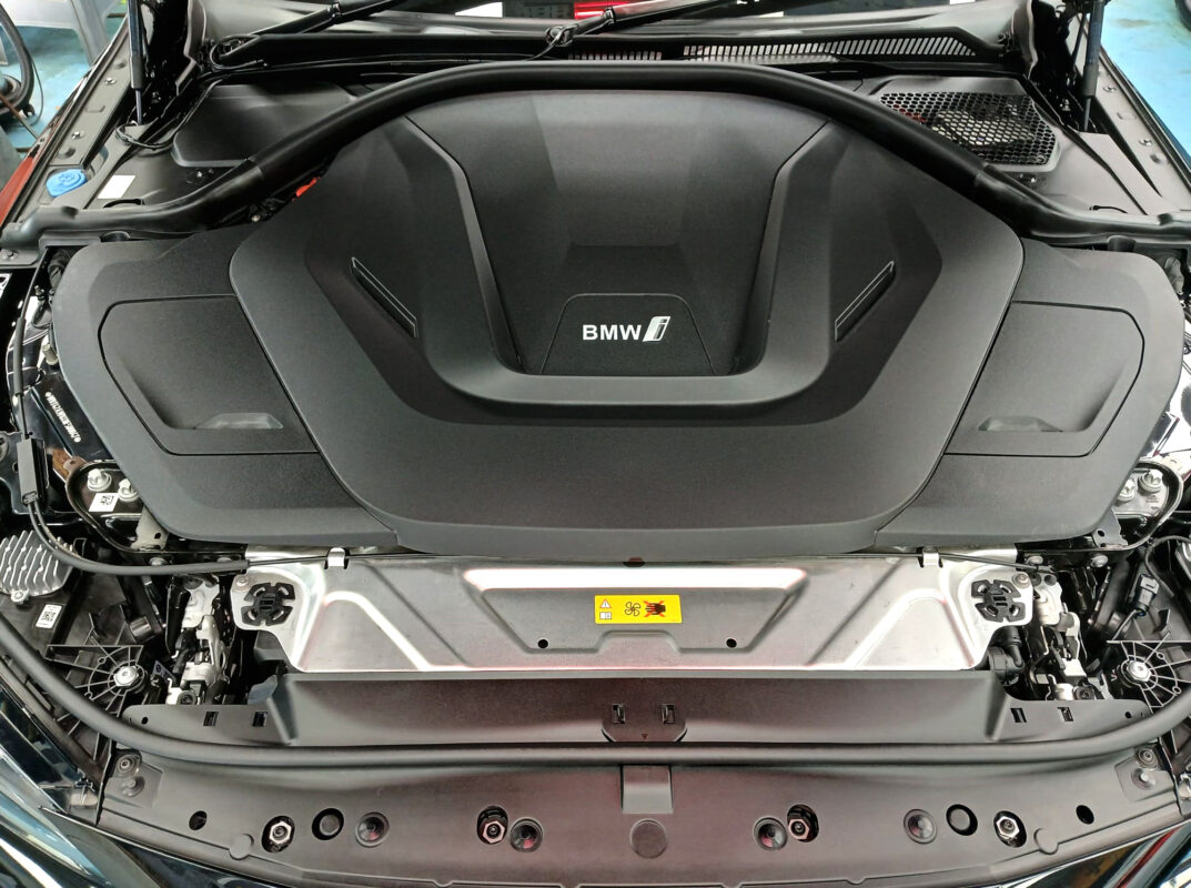 Detail of the BMW 4 Series' bodywork sealed with ZeTough Ceramic.