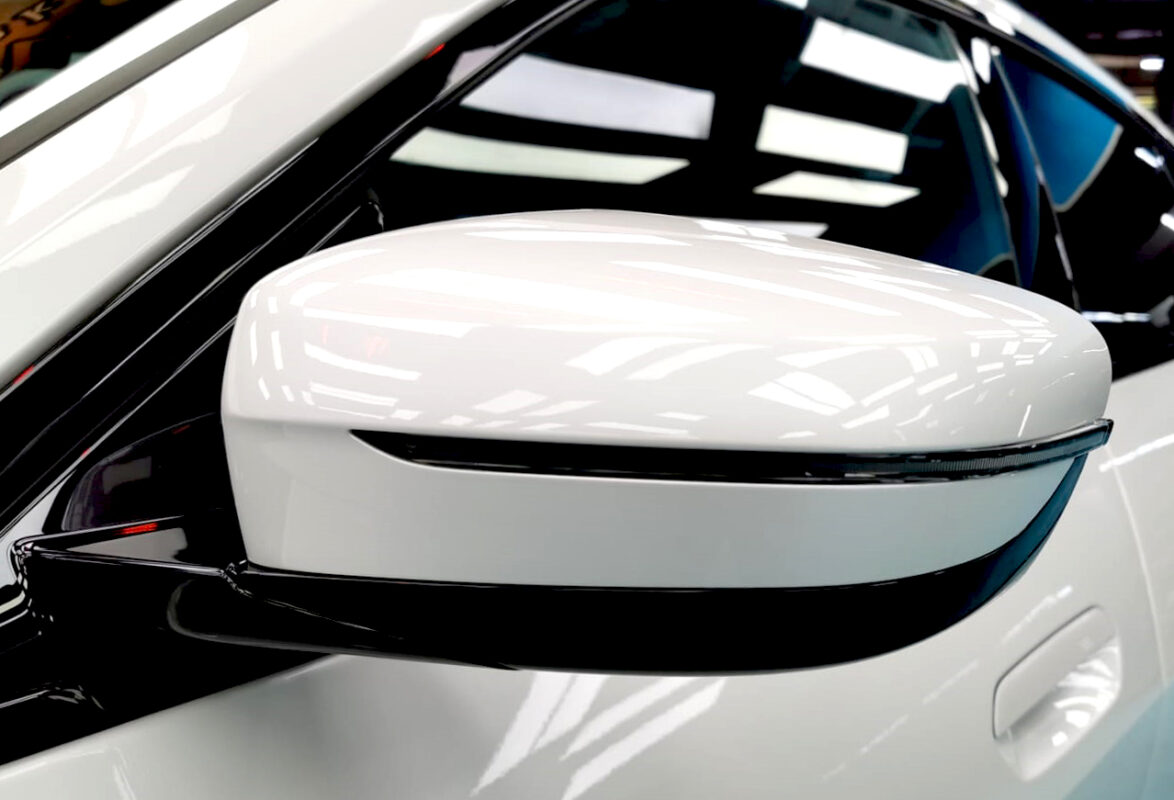 Side panel of the BMW 4 Series with the titanium finish locked in.