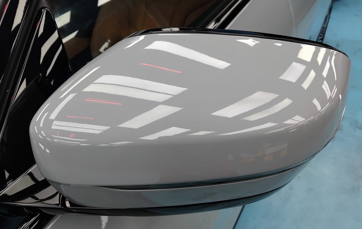 Side panel of the BMW 4 Series with the ceramic finish locked in.