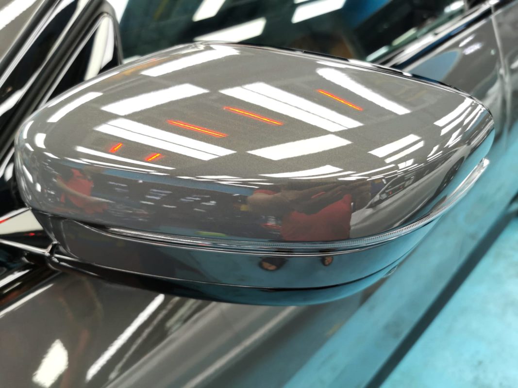 Side panel of the BMW 4 Series with the titanium finish locked in.
