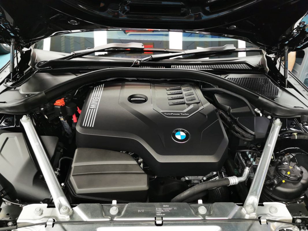 Detail of the BMW 4 Series bodywork sealed with ZeTough Titanium.