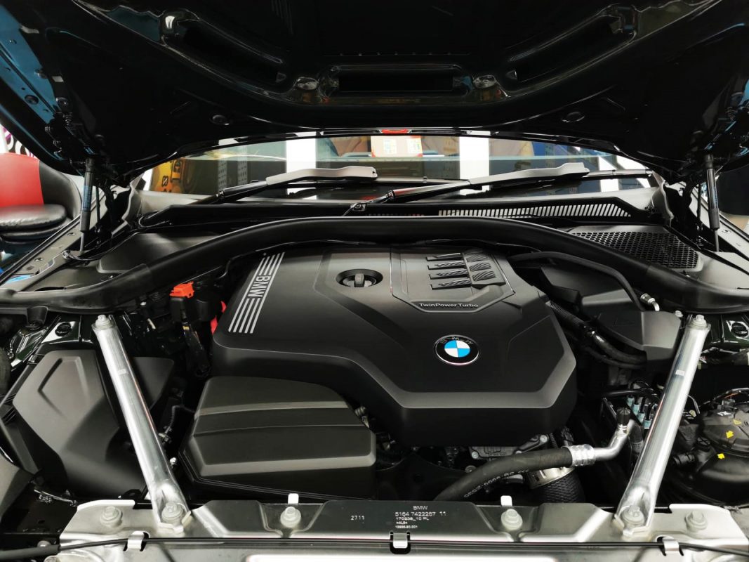 Detail of the BMW 420i's bodywork sealed with ZeTough Titanium.