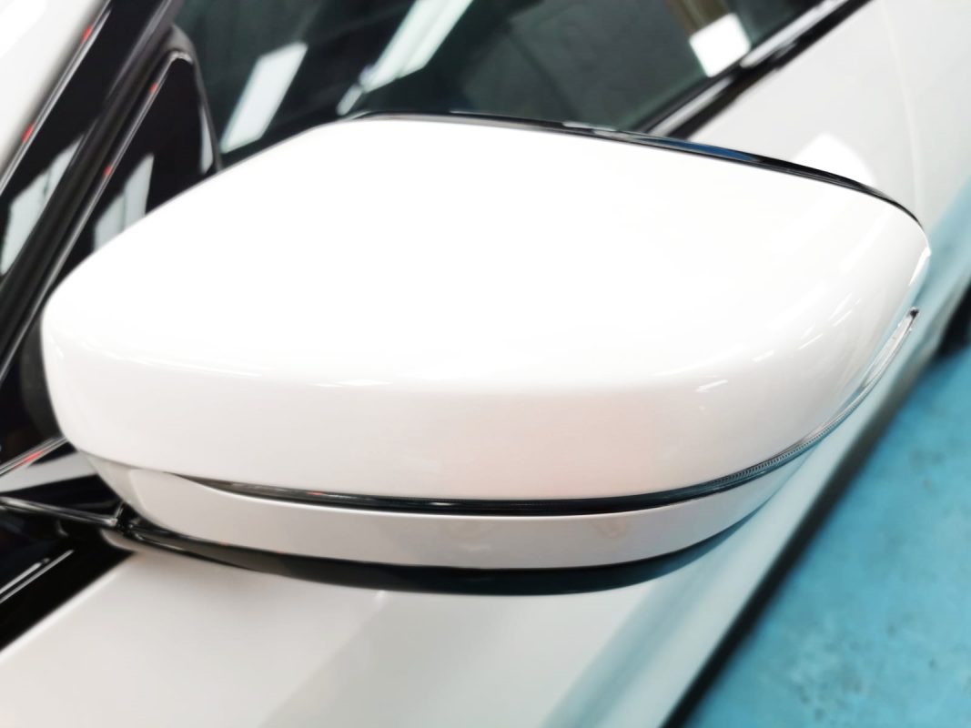 Side panel of the BMW 420i with the ceramic finish locked in.