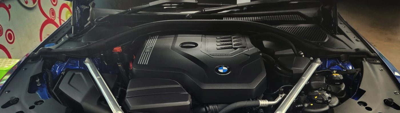 Side panel of the BMW 430i with the titanium finish locked in.