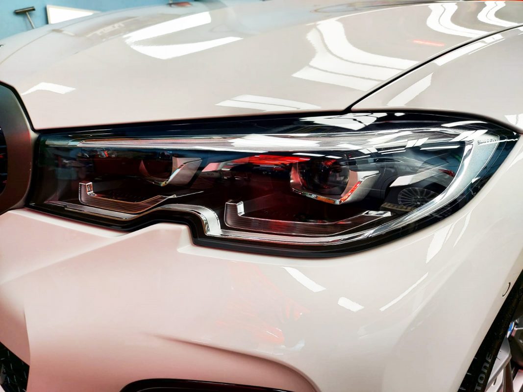 The 435i's coated paintwork showing clean reflections.