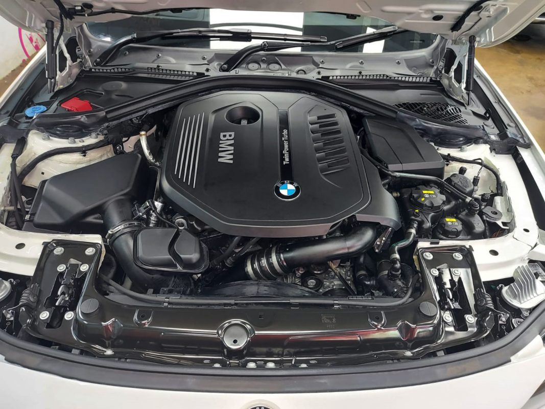 Detail of the BMW 440i's bodywork sealed with ZeTough Ceramic.