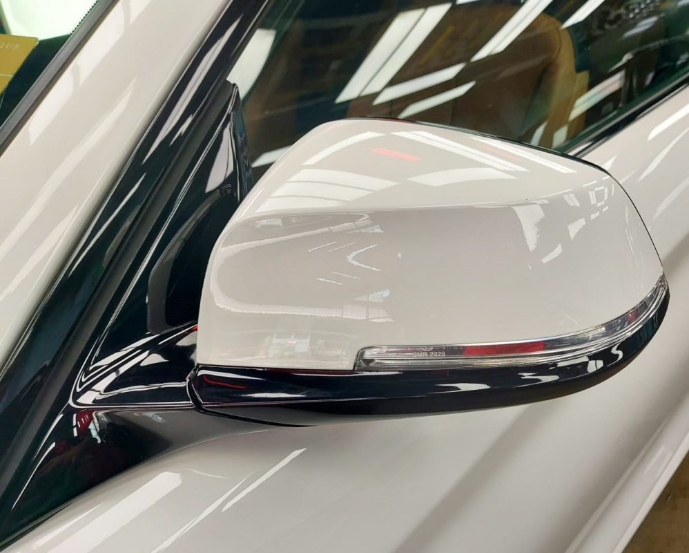 Side panel of the BMW 440i with the ceramic finish locked in.