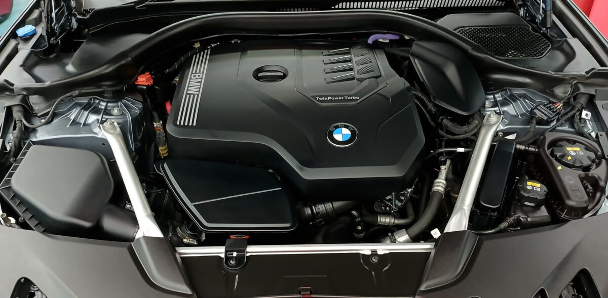 Detail of the BMW 5 Series' bodywork sealed with ZeTough Titanium.