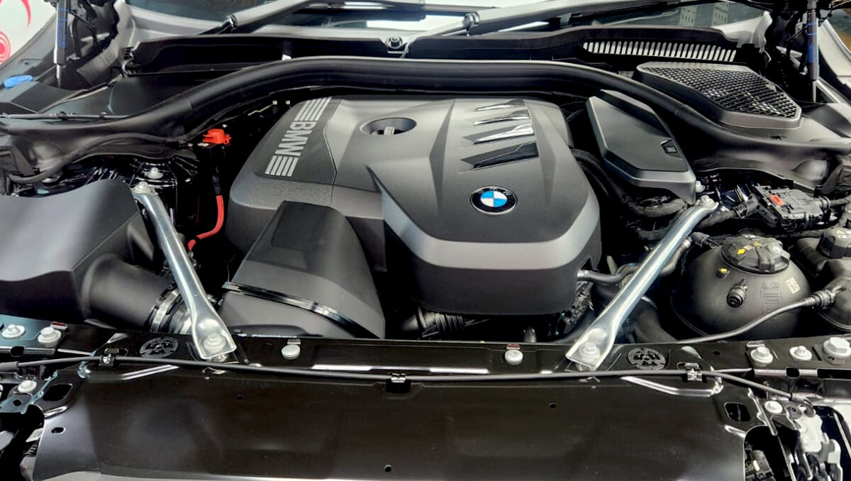 Detail of the BMW 5 Series' bodywork sealed with ZeTough Ceramic.
