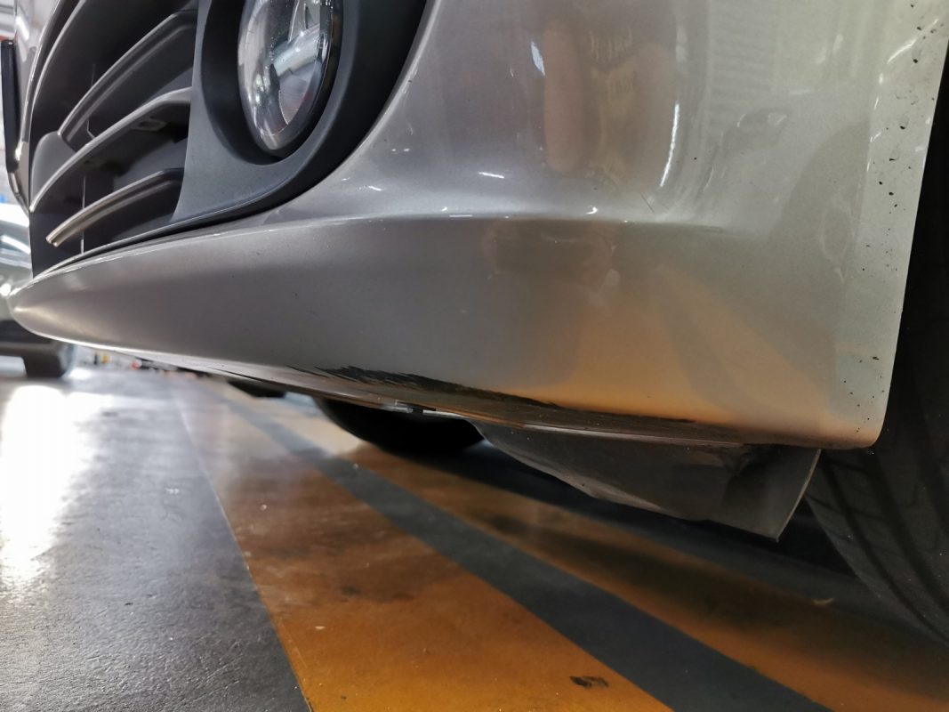 The BMW 5 Series from another angle at intake.