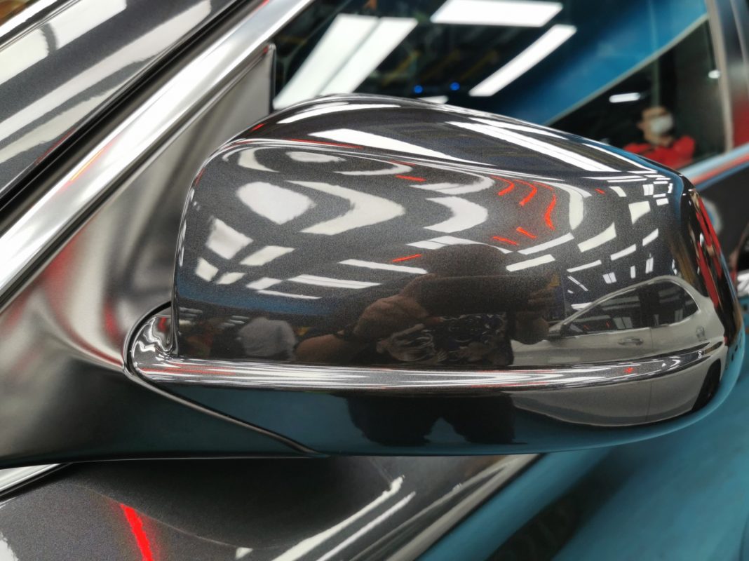 A finished detail of the resprayed 5 Series.