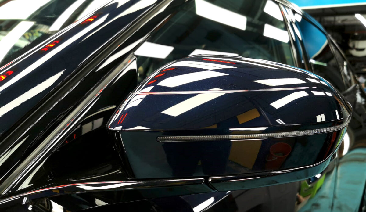 Side panel of the BMW 5 Series with the ceramic finish locked in.
