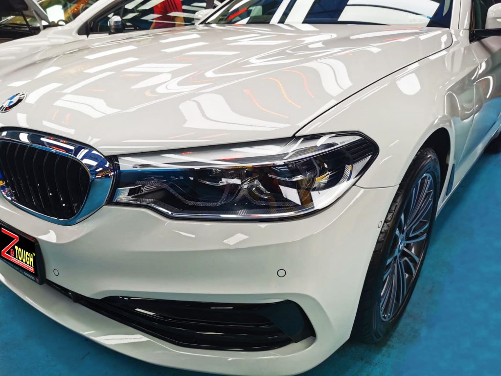 The BMW 502i from a side angle after the ceramic coating.
