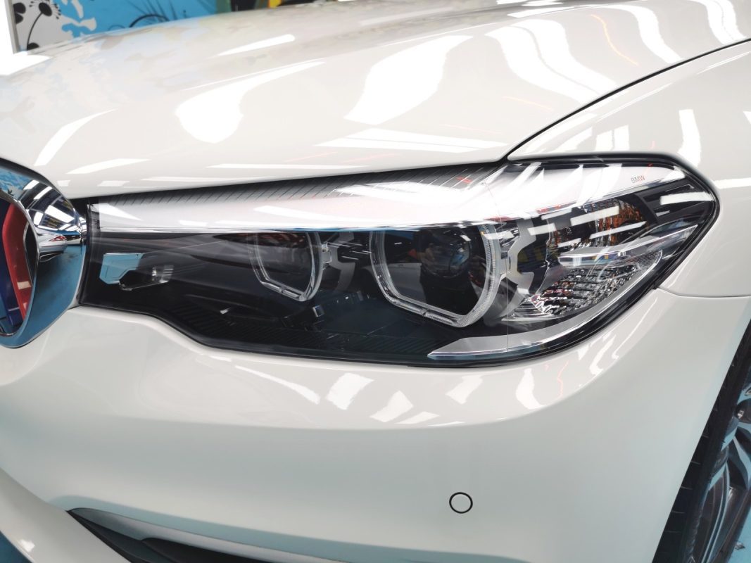 Glossy body panels on the 520D after the ceramic coating.