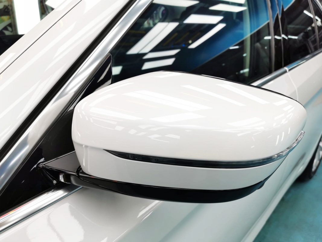 Side panel of the BMW 520i with the ceramic finish locked in.