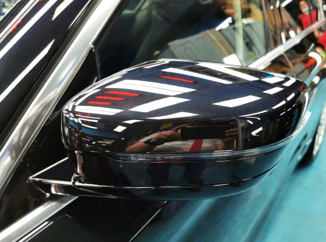 Side panel of the BMW 520i with the titanium finish locked in.